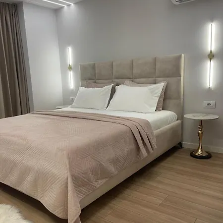3 Apartment *
